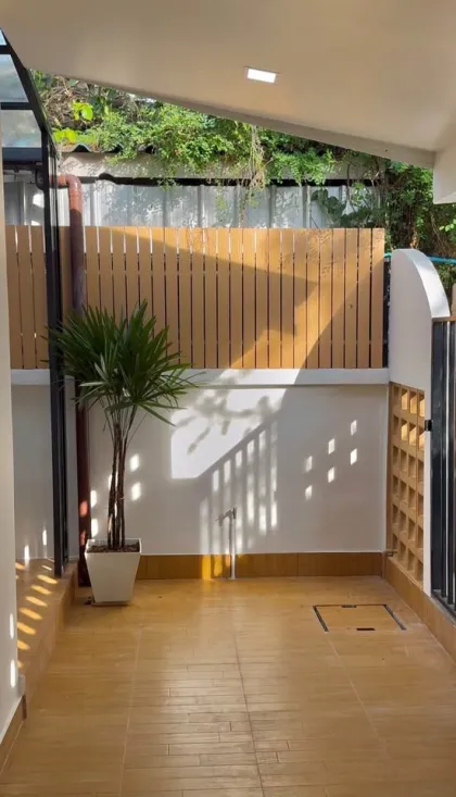 Maison jumelée rénovée de plain-pied avec 3 chambres et 2 salles de bain à Cherng Talay