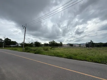 Terrain de 5 Rai à Thalang à vendre pour 35 millions THB