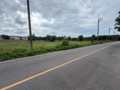 Terrain de 5 Rai à Thalang à vendre pour 35 millions THB