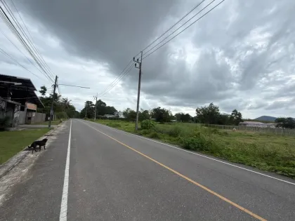 Terrain de 5 Rai à Thalang à vendre pour 35 millions THB