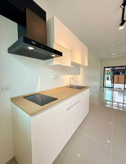 Villa jumelée rénovée 3 chambres à Prompan, Kathu