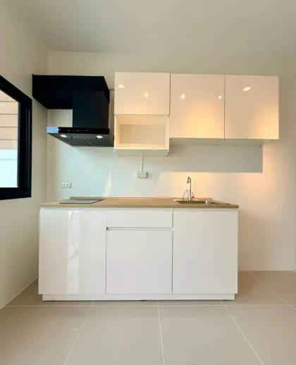 Villa jumelée rénovée 3 chambres à Prompan, Kathu