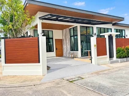 Villa en venta en Parichart Land, Chalong Phuket