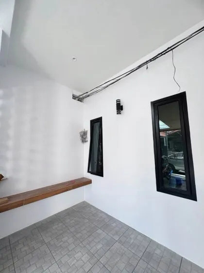 Casa Esquinera de 2 Habitaciones y 2 Baños en Soi Yod Saneh 1, Chalong Phuket