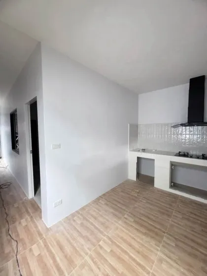 Casa Esquinera de 2 Habitaciones y 2 Baños en Soi Yod Saneh 1, Chalong Phuket
