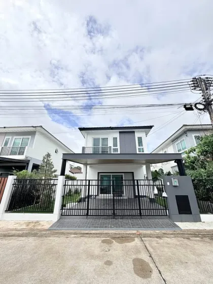 3-Bedroom 2-Bathroom Twin House for Sale in Supalai Bella, Koh Kaew
