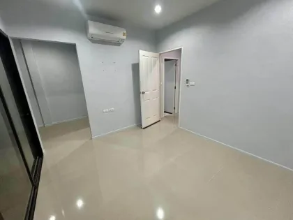 Maison jumelée d'angle à vendre à Sabai Village 2, Kathu