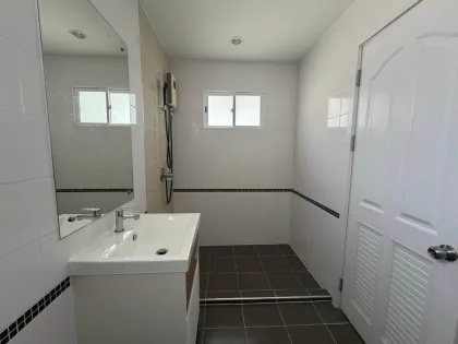 Villa lista para entrar con 3 dormitorios y 3 baños en Passorn Ko Kaew, Phuket
