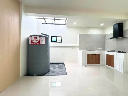 Adosado Renovado de 2 Dormitorios y 2 Baños en Wichit