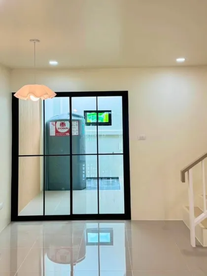 Adosado Renovado de 2 Dormitorios y 2 Baños en Wichit