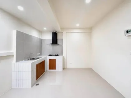 Adosado Renovado de 2 Dormitorios y 2 Baños en Wichit