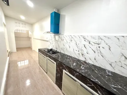 Casa Esquinera de 2 Habitaciones Renovada en Chao Fa Garden Home 5, Kathu