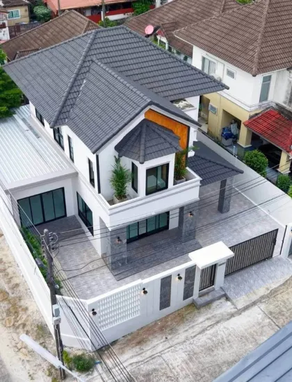 Großes 4-Zimmer-Eckvilla im Stadtzentrum von Phuket