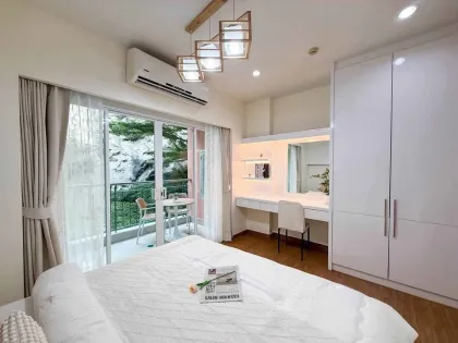 Apartamento Esquinero de 1 Habitación con Vista a la Montaña en Phunasanthi Green Place