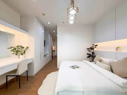Apartamento Esquinero de 1 Habitación con Vista a la Montaña en Phunasanthi Green Place