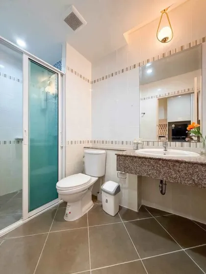 Apartamento Esquinero de 1 Habitación con Vista a la Montaña en Phunasanthi Green Place