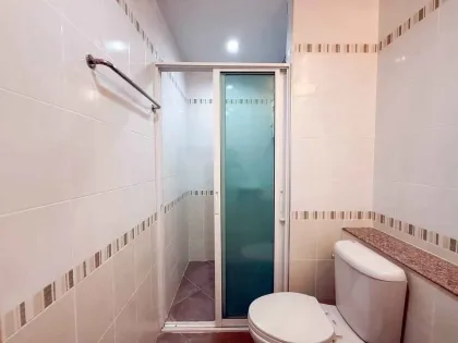 Apartamento Esquinero de 1 Habitación con Vista a la Montaña en Phunasanthi Green Place
