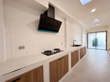 Villa Esquinera Renovada de 3 Habitaciones en Phuket Ciudad