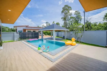 Villa privada de lujo con piscina de 2 dormitorios en venta cerca de Ao Nam Mao