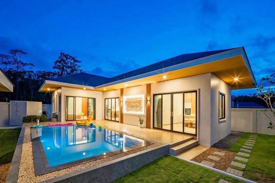 Villa de Lujo de 3 Habitaciones con Piscina Privada en Rawai, Ao Nam Mao