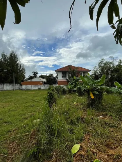 Villa Esquinera de 3 Dormitorios con Casa en Fila en Ponsanthi Parkville