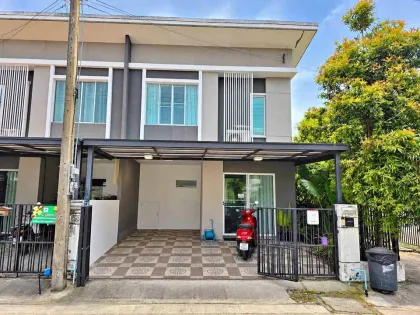 Koh Kaew 3卧2卫角落联排别墅，带家具
