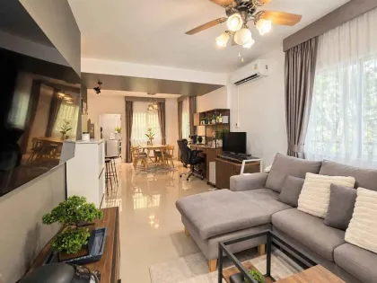 Koh Kaew 3卧2卫角落联排别墅，带家具