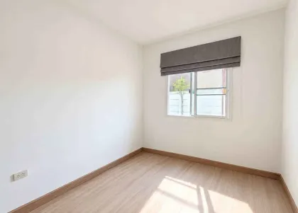 Koh Kaew 3卧2卫角落联排别墅，带家具