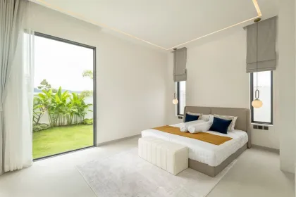 Elegante moderne 4-Zimmer-Villa mit 5 Bädern und Bergpool