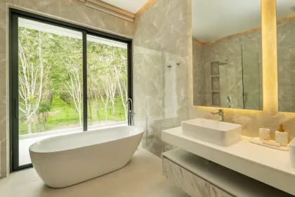 Elegante moderne 4-Zimmer-Villa mit 5 Bädern und Bergpool