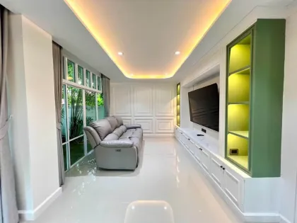 Villa con piscina de 4 dormitorios totalmente renovada en Siwalee Chalong