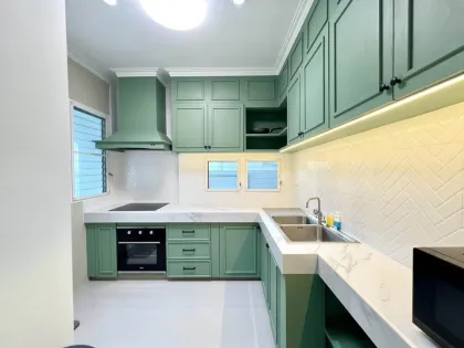 Villa con piscina de 4 dormitorios totalmente renovada en Siwalee Chalong