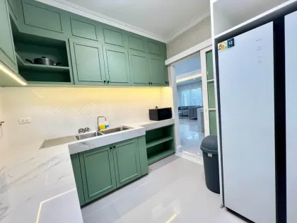 Villa con piscina de 4 dormitorios totalmente renovada en Siwalee Chalong