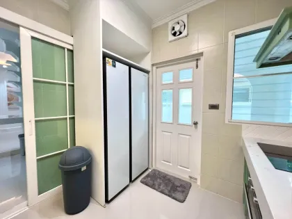 Villa con piscina de 4 dormitorios totalmente renovada en Siwalee Chalong