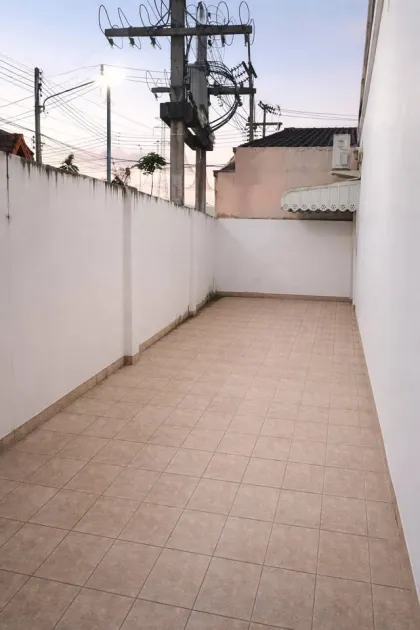 3-Bed Townhome with 1 Bath in Prime Ekachai Village, Thalang