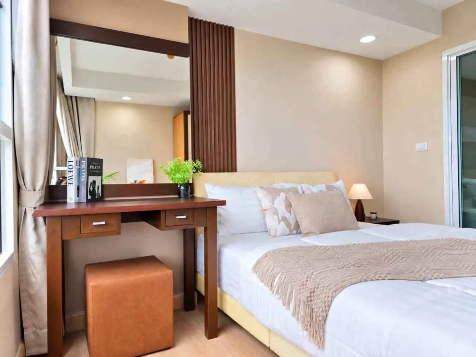 1-Zimmer-Wohnung im Royal Place Condominium mit Bergblick in Phuket Town
