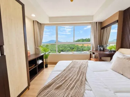 Appartement 1 chambre au Royal Place Condominium avec vue sur la montagne à Phuket Town