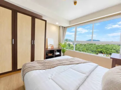 Appartement 1 chambre au Royal Place Condominium avec vue sur la montagne à Phuket Town