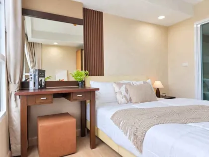 Appartement 1 chambre au Royal Place Condominium avec vue sur la montagne à Phuket Town