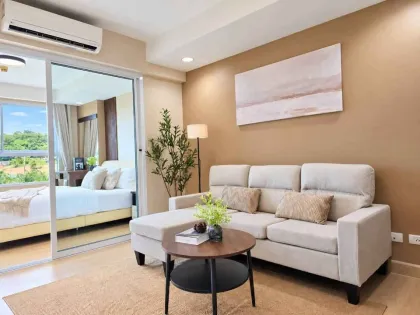 Appartement 1 chambre au Royal Place Condominium avec vue sur la montagne à Phuket Town