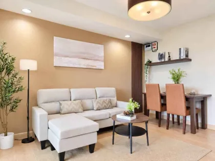 Appartement 1 chambre au Royal Place Condominium avec vue sur la montagne à Phuket Town