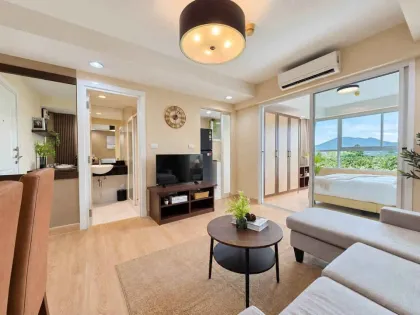 Appartement 1 chambre au Royal Place Condominium avec vue sur la montagne à Phuket Town