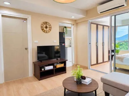 Appartement 1 chambre au Royal Place Condominium avec vue sur la montagne à Phuket Town