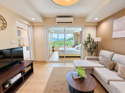 Appartement 1 chambre au Royal Place Condominium avec vue sur la montagne à Phuket Town