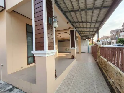 Belle maison 4 chambres 4 salles de bain avec jardin et parking