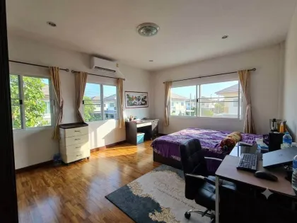 Belle maison 4 chambres 4 salles de bain avec jardin et parking