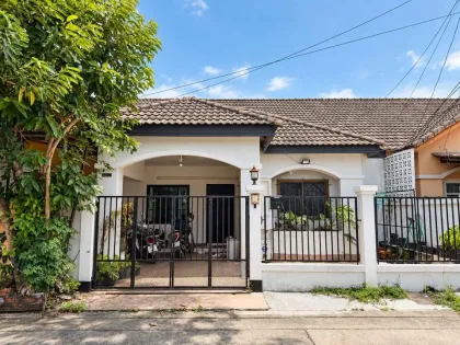 3-Bedroom 2-Bathroom House in Phuket Villa Village California