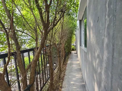 Casa adosada esquinera de 2 pisos con 3 dormitorios y 2 baños en Pruksa Ville