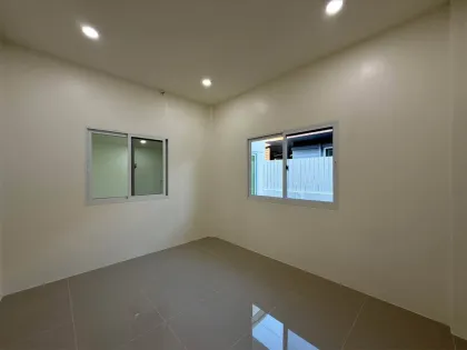 Одноэтажный дом с 2 спальнями в Thana Park View рядом с пирсом