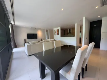 Residencia Lotus Gardens con acceso al jardín en venta